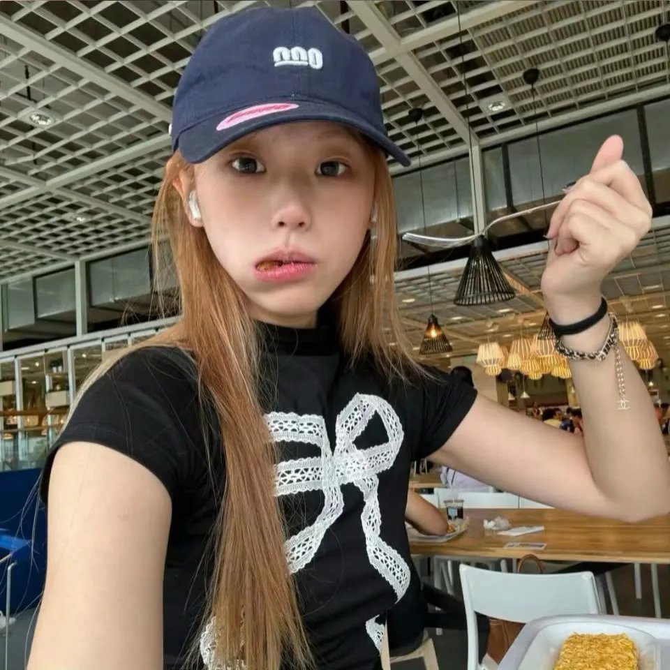 丹麦共居生活电影海报